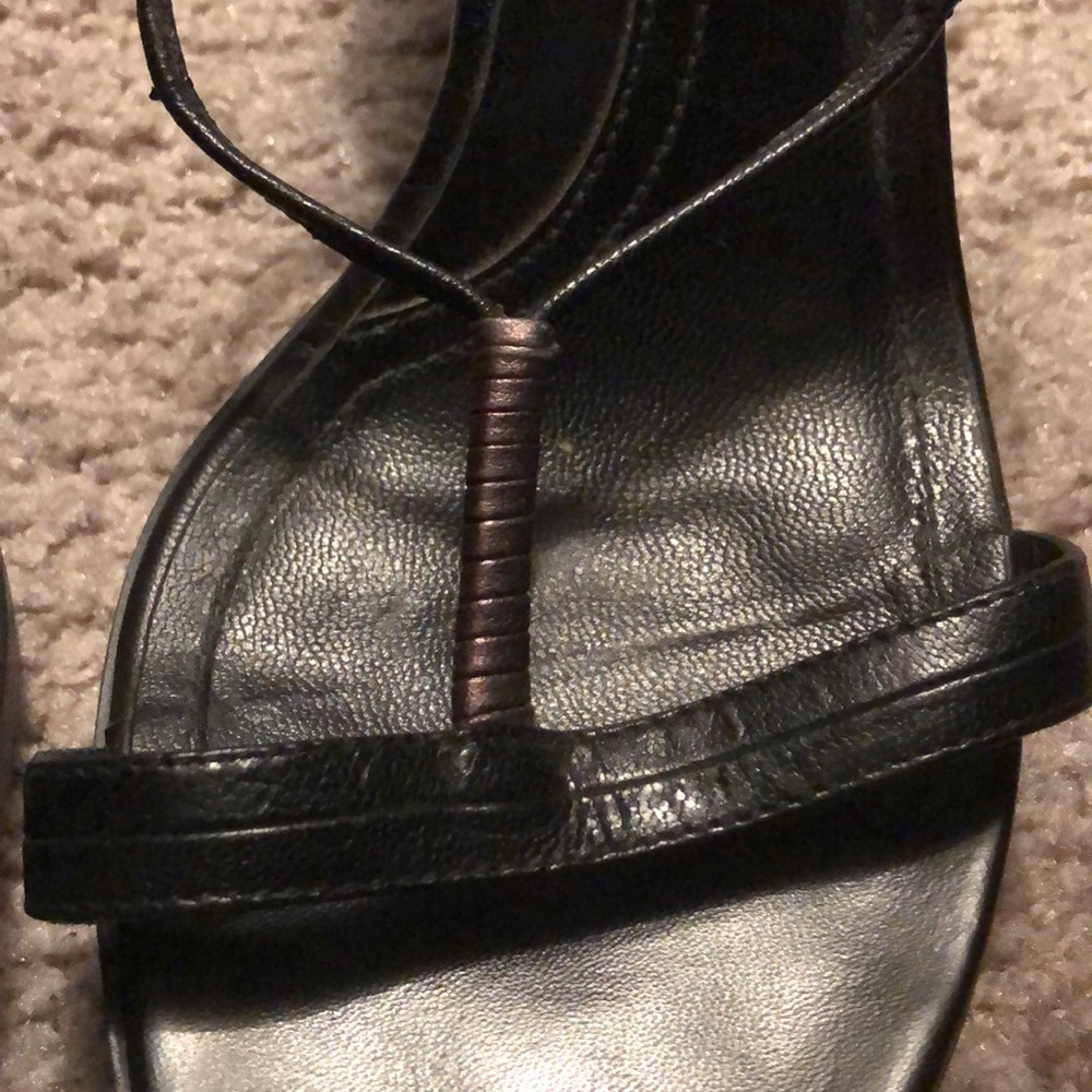 Heels - Picture 2 of 3